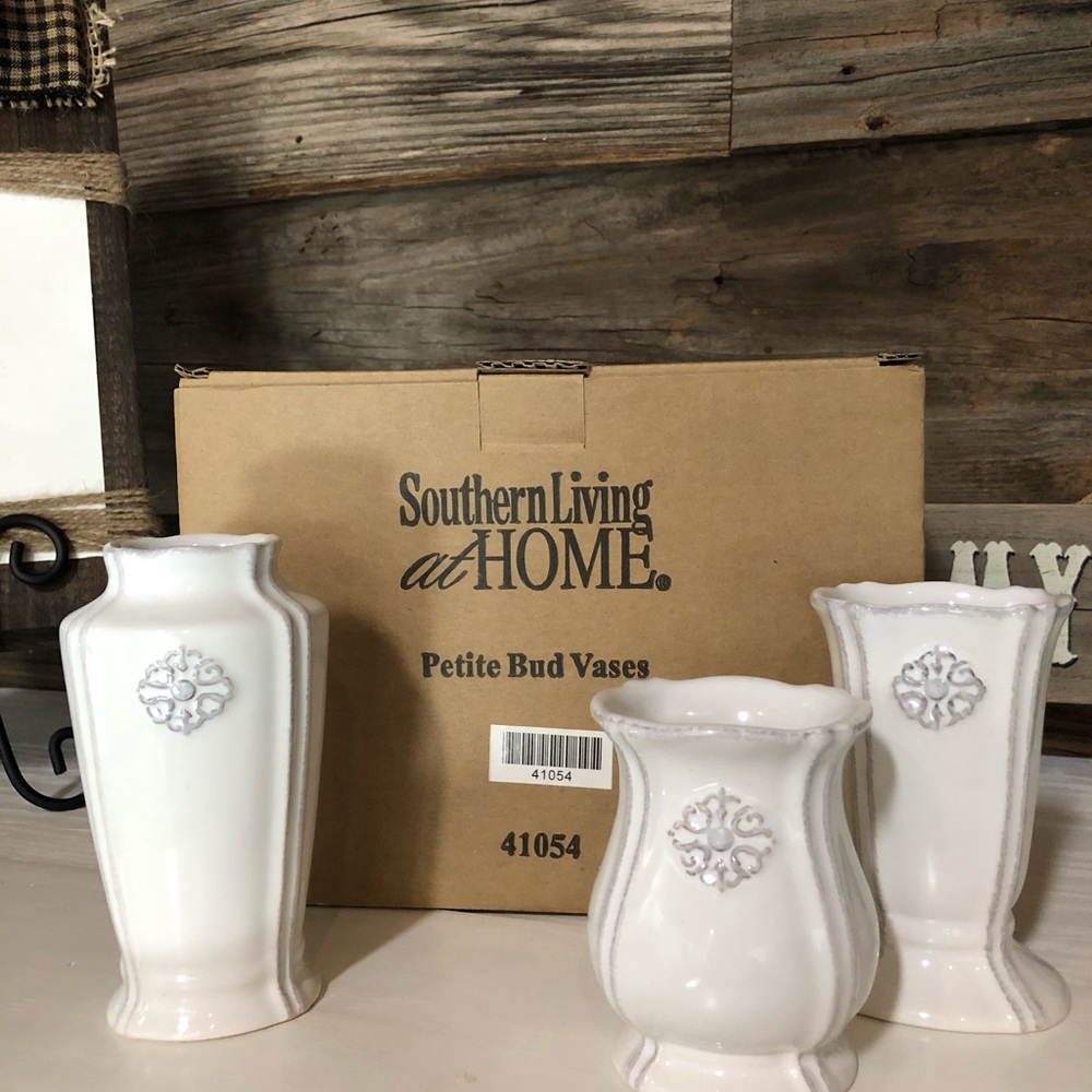 Southern Living petite vases
